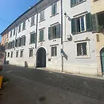 Apartament Intero Appartamento. San Giovanni Uno